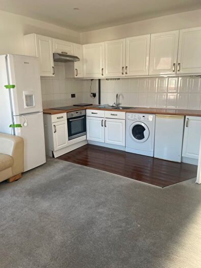 2 Bedroom Flat To Rent In Heath Road, Hounslow, TW3