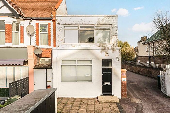 1 Bedroom Flat To Rent In Upper Richmond Road West, Upper Richmond Road West, SW14