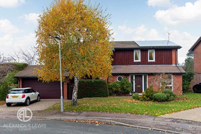 4 Bedroom Detached House For Sale In Earlsmead, Letchworth Garden City, SG6