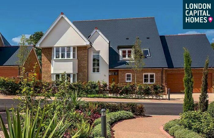 5 Bedroom Detached House To Rent In Chigwell Grange High Road Chigwell, IG7