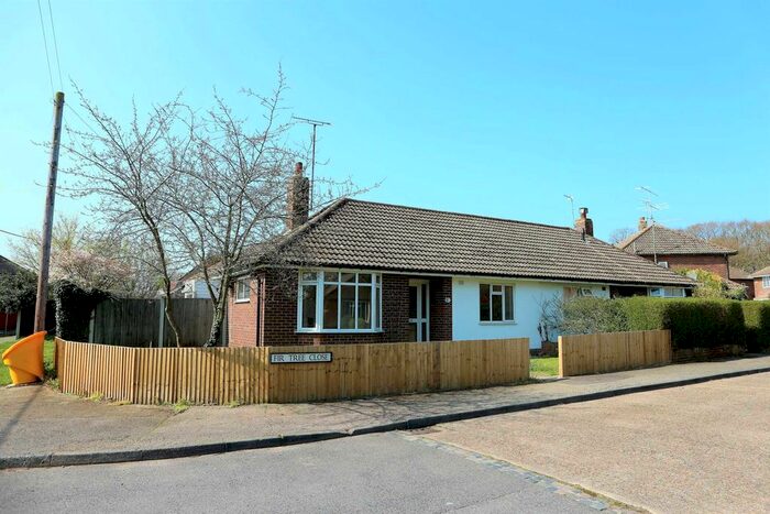 3 Bedroom Bungalow To Rent In Firtree Close, Rough Common, CT2