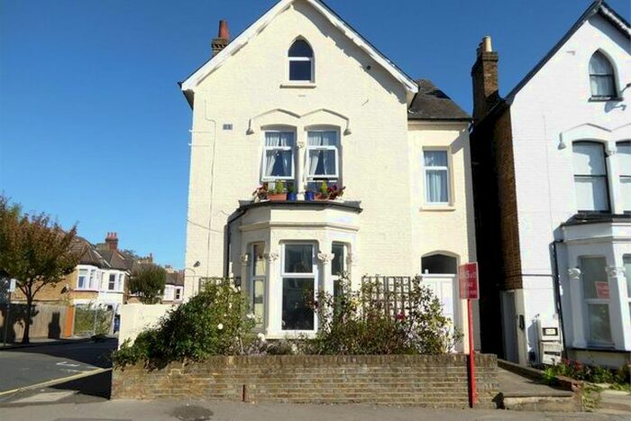 1 Bedroom Flat To Rent In Upper Grove, London, SE25