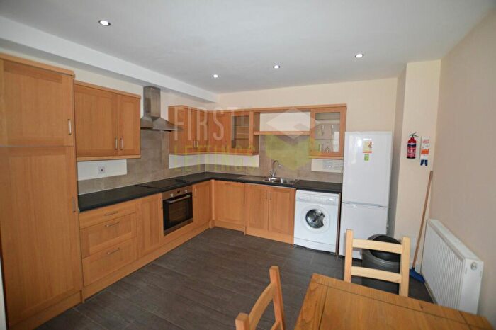 5 Bedroom Semi-Detached House To Rent In Bulwer Road, Clarendon Park, LE2