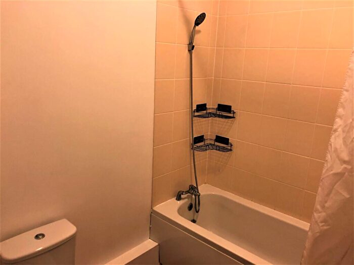 2 Bedroom Apartment To Rent In Cambridgeshire, Peterborough, PE2