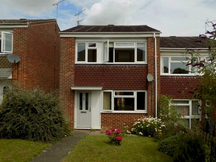 3 Bedroom Semi-Detached House To Rent In Knaves Hill, Leighton Buzzard, LU7