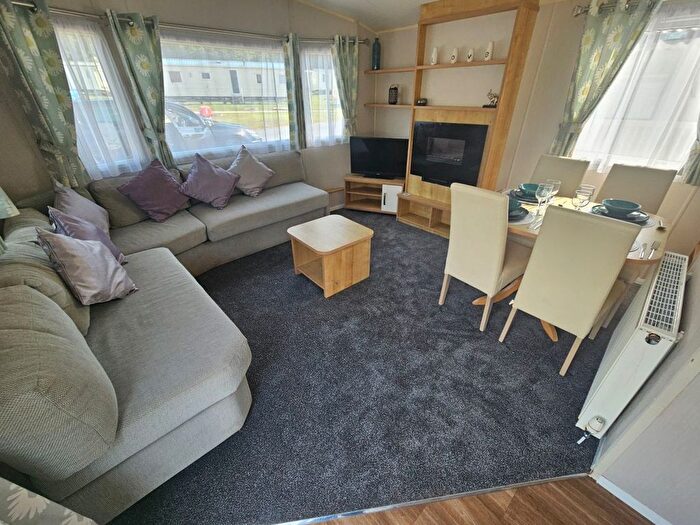 2 Bedroom Mobile/park Home For Sale In Warren Road, Dawlish Warren, Dawlish, EX7