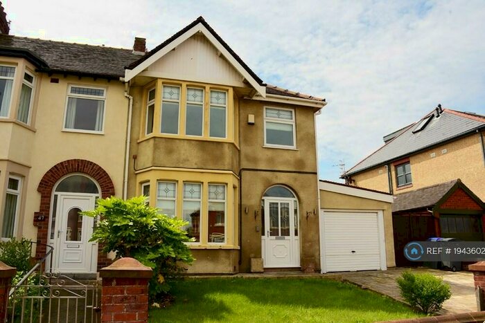3 Bedroom Semi-Detached House To Rent In Knowle Avenue, Blackpool, FY2