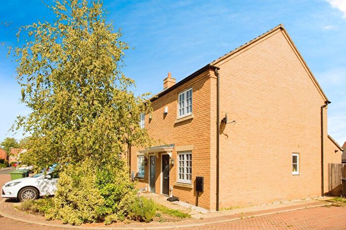 2 Bedroom Semi-Detached House For Sale In Wheatsheaf Way, Waterbeach, Cambridge, CB25
