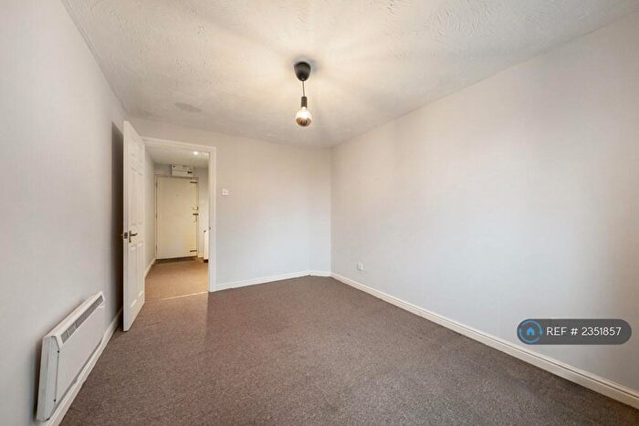1 Bedroom Flat To Rent In Darlington Court, London, SE6