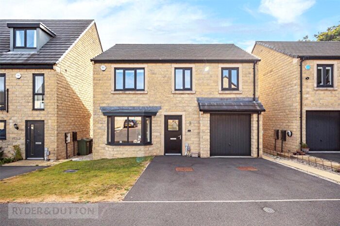 4 Bedroom Detached House For Sale In Smithy Close, Lindley, Huddersfield, West Yorkshire, HD3