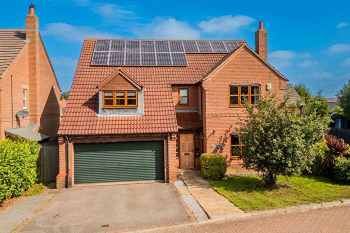 5 Bedroom Detached House For Sale In Orchard End, Hemingbrough, Selby, YO8