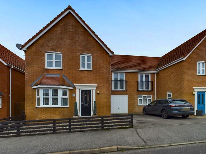 4 Bedroom Semi-Detached House To Rent In Grimshoe Road, Downham Market, PE38