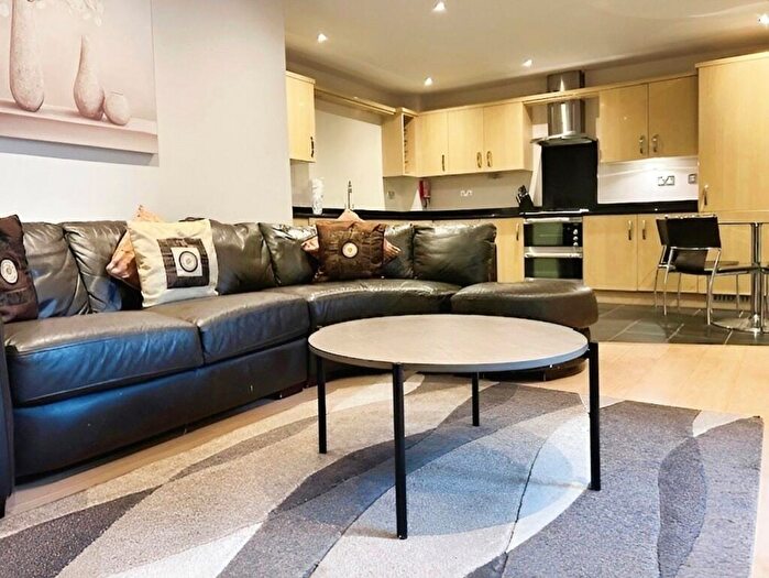 1 Bedroom Flat To Rent In Spur House, The Crescent, Maidenhead, SL6