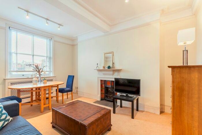 2 Bedroom Flat To Rent In St. Martin's Lane, London, WC2N