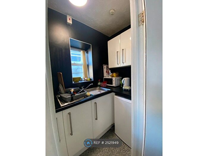 Studio To Rent In Evelyn Place, Plymouth, PL4