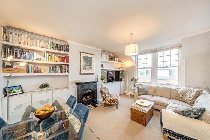 1 Bedroom Flat For Sale In Upper Richmond Road West, East Sheen, SW14