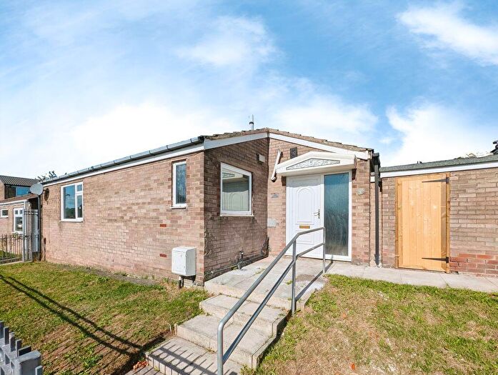 3 Bedroom Bungalow For Sale In Hilton Avenue, Blakelaw, Newcastle Upon Tyne, NE5