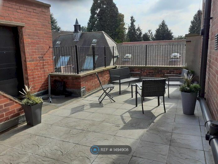 2 Bedroom Flat To Rent In Holly House, Chapeltown, Sheffield, S35