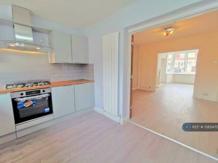 3 Bedroom Semi-Detached House To Rent In Bosworth Road, Birmingham, B26