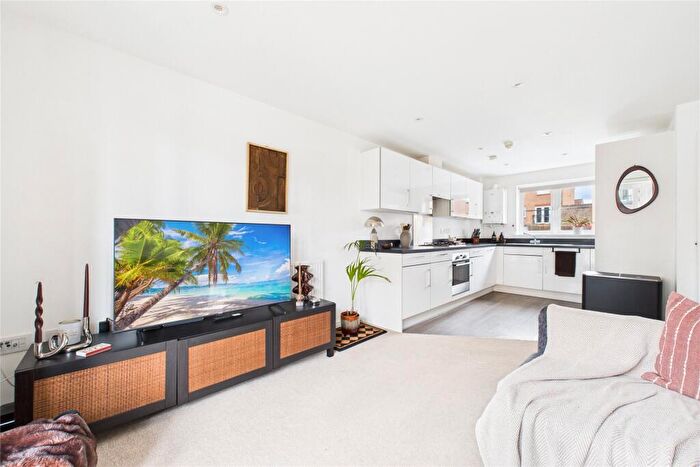 1 Bedroom Apartment For Sale In Duffet Drive, Winnersh, Wokingham, Berkshire, RG41