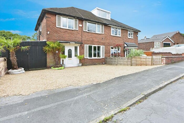 3 Bedroom Semi-Detached House For Sale In Brookside Drive, Hyde, Greater Manchester, SK14