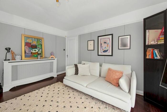 1 Bedroom Flat For Sale In Rosendale Road, Dulwich, London, SE21