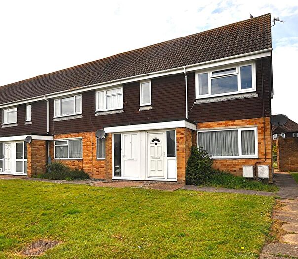 2 Bedroom Flat To Rent In Hawks Town Crescent, Hailsham, BN27