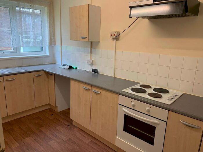 3 Bedroom Maisonette To Rent In Greenland Crescent, Fairwater, Cardiff, CF5