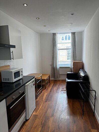 1 Bedroom Flat To Rent In Corporation Street, Dewsbury, West Yorkshire, WF13