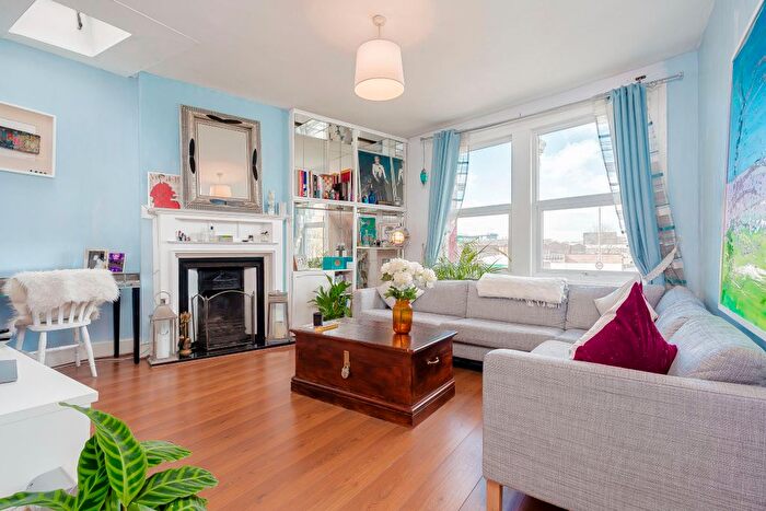 1 Bedroom Flat To Rent In Garratt Lane, London, SW17