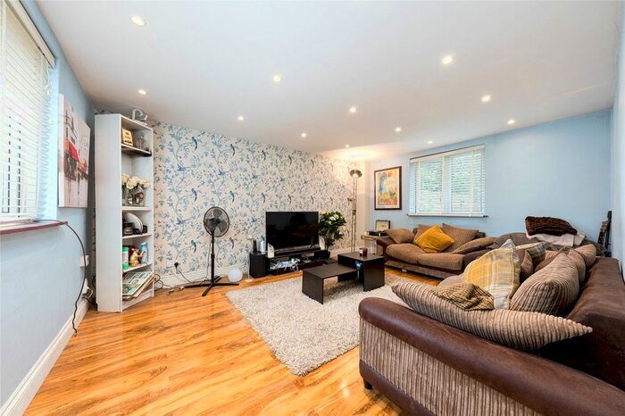 3 Bedroom Terraced House To Rent In (Hmo), Lairs Close, London, N7