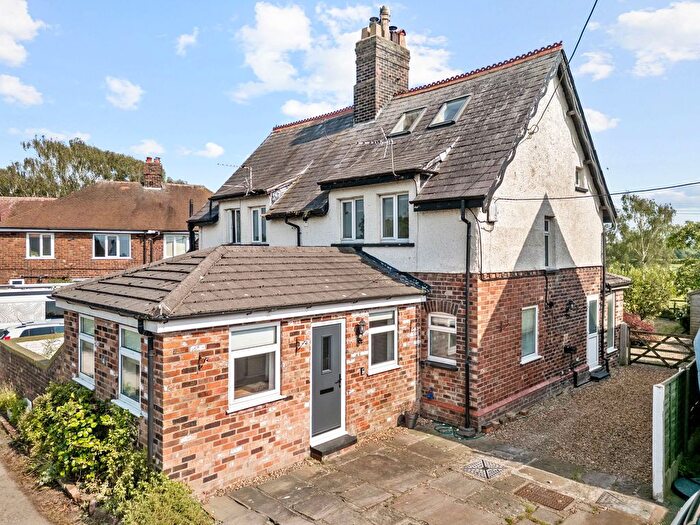3 Bedroom Semi Detached House For Sale In Cliff Lane, Grappenhall, WA4