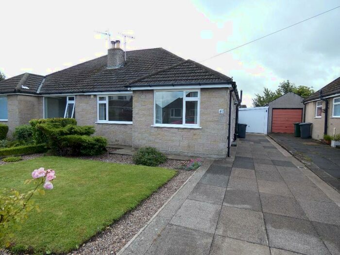 2 Bedroom Bungalow To Rent In Meadow Park, Galgate, Lancaster, LA2