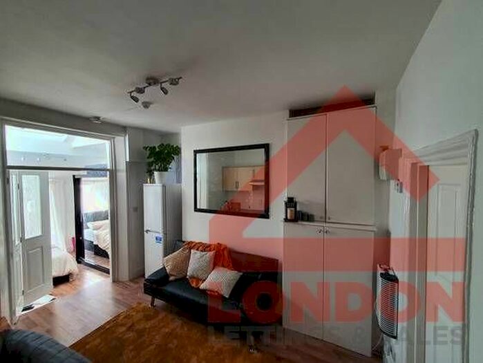 1 Bedroom Flat To Rent In Coombe Road, Croydon CR0