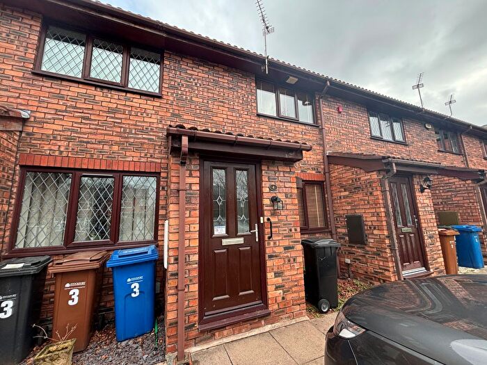 2 Bedroom Property To Rent In Hinton Mews, Stockport, SK1