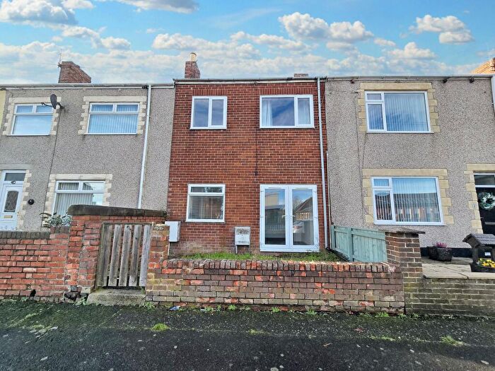 2 Bedroom Flat For Sale In Ellesmere Gardens, Choppington, Northumberland, NE62