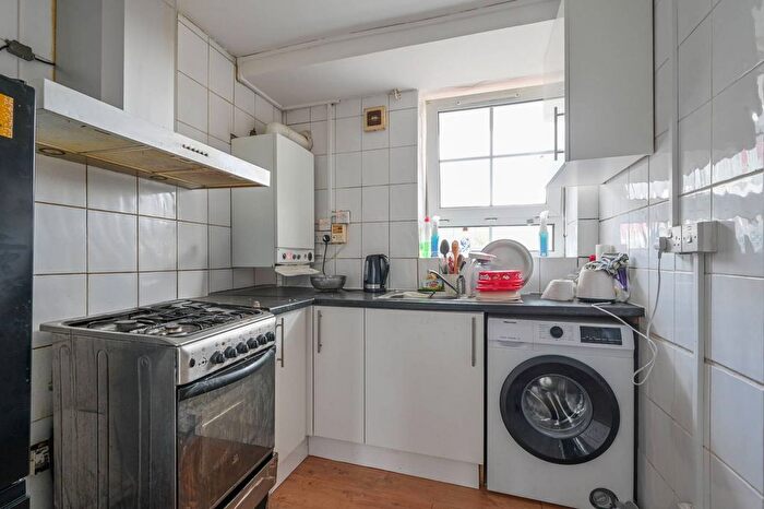 Studio For Sale In Boyd Street, Tower Hamlets, London, E1