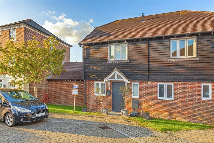 2 Bedroom Semi Detached House For Sale In Mcarthur Drive, Kings Hill, ME19