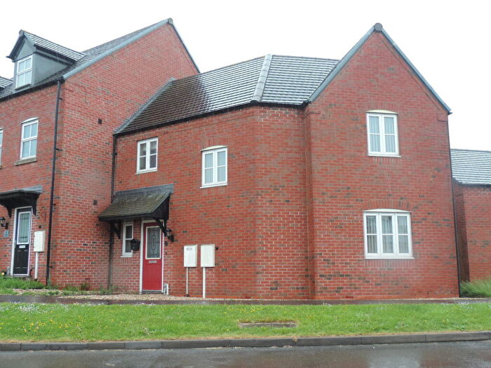 3 Bedroom Town House To Rent In Arliston Drive, Woodville, DE11