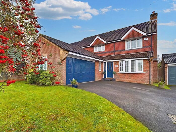 4 Bedroom Detached House For Sale In Moorland Road, Maidenbower, RH10