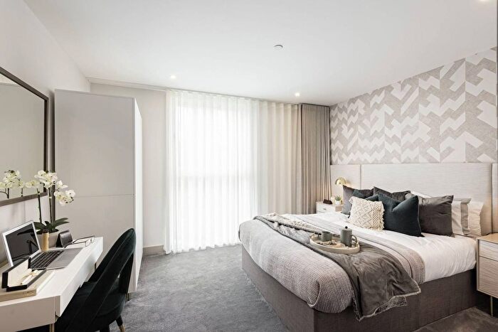 Studio For Sale In Eden Grove, Staines Upon Thames, TW18