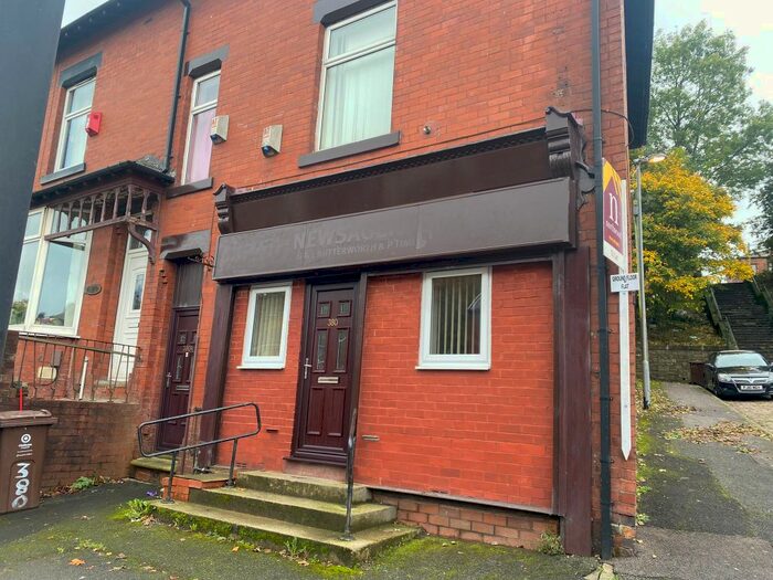 2 Bedroom Flat To Rent In Huddersfield Road, Oldham, OL4