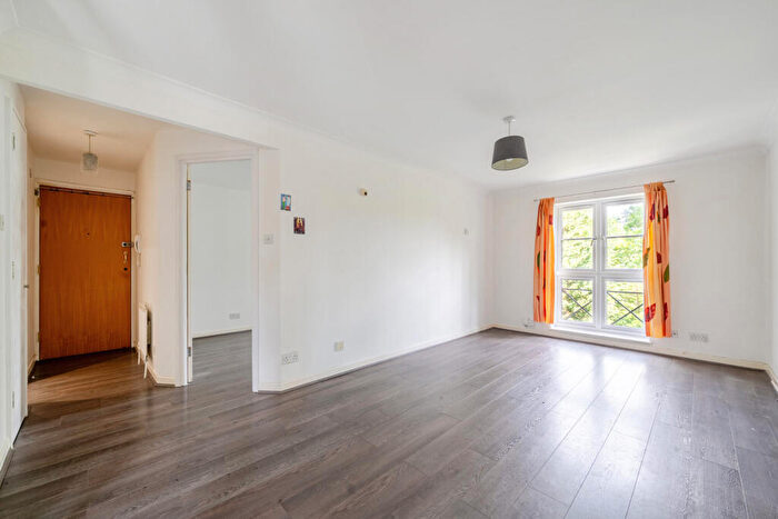 1 Bedroom Apartment For Sale In Underhill Road, Dulwich, London, SE22