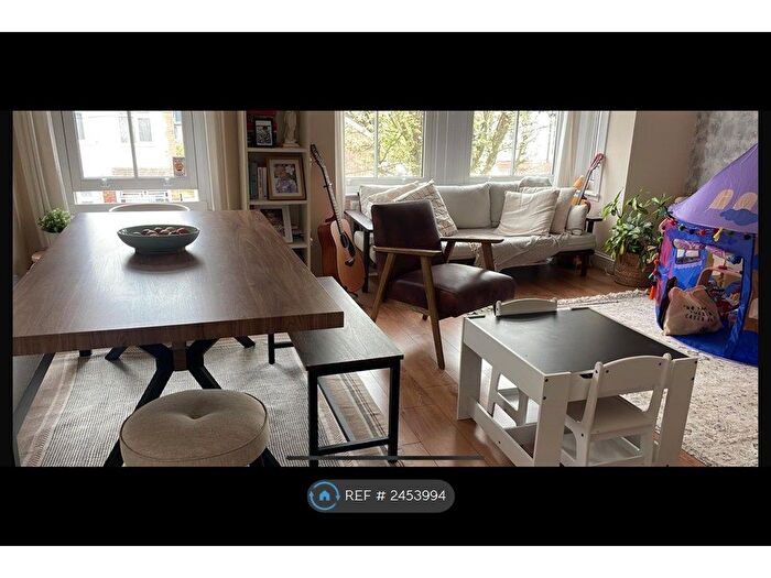 2 Bedroom Flat To Rent In Woodstock Rd, London, E17