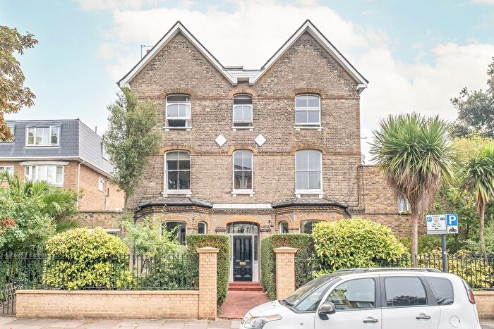 2 Bedroom Flat For Sale In Burlington Road, London, W4