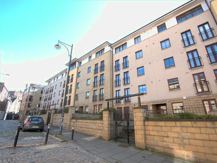 2 Bedroom Flat To Rent In High Riggs, City Centre, Edinburgh, EH3