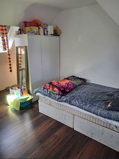 2 Bedroom Flat To Rent In The Parade, Sudbury Heights Avenue, Greenford, Greater London, UB6