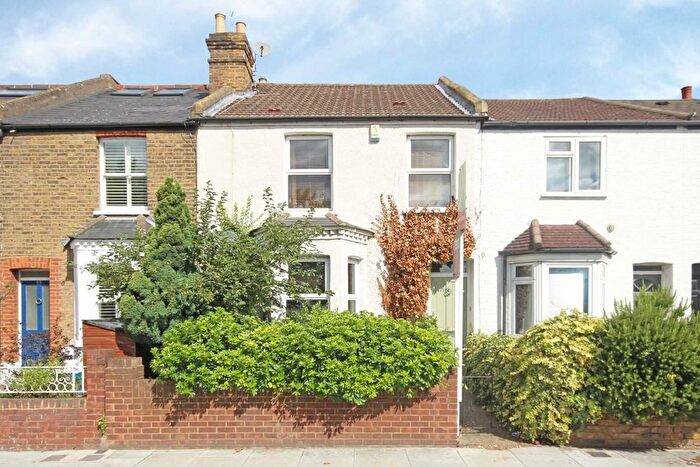 3 Bedroom Property To Rent In Lower Mortlake Road, Richmond, TW9