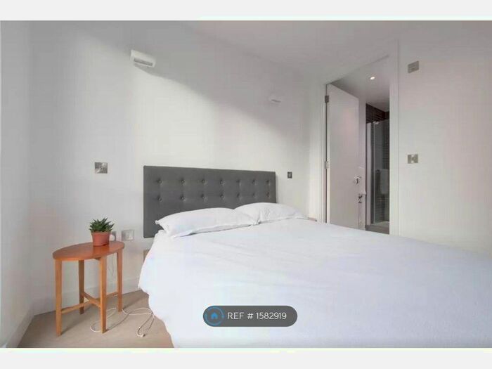 2 Bedroom Flat To Rent In Arthaus Apartments, London, E8