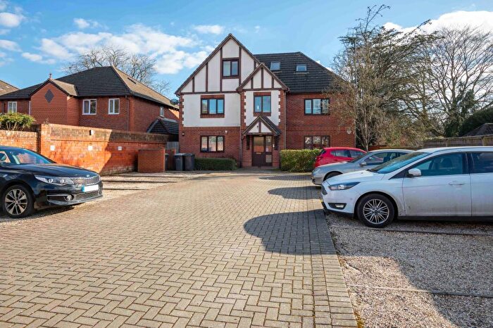 2 Bedroom Flat To Rent In Parkhouse Lane, Reading, RG30